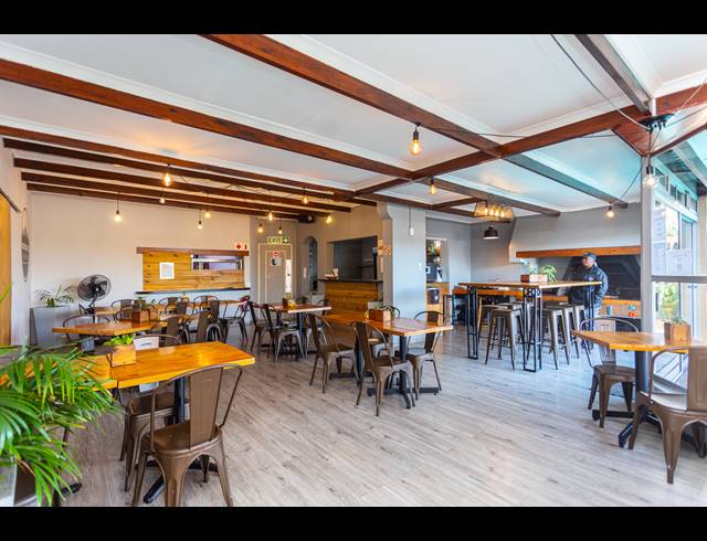 1,600M² GUESTHOUSE FOR SALE IN PANORAMA